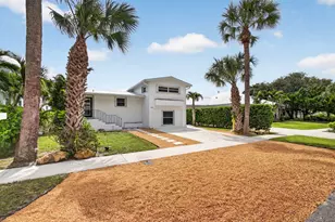 9106 SE Venus St, Hobe Sound, FL 33455 - Photo 3