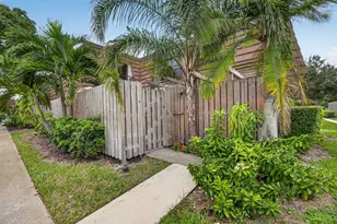 2003 20th Ln, Palm Beach Gardens, FL 33418 - Photo 7