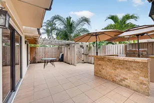 2003 20th Ln, Palm Beach Gardens, FL 33418 - Photo 9