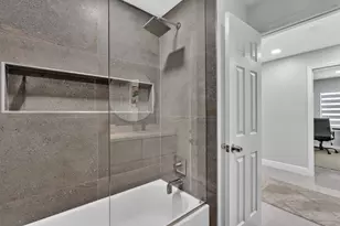 136 Greens Rd, Hollywood, FL 33021 - Photo 53