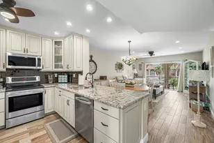 250 NE 20th St, Boca Raton, FL 33431 - Photo 1