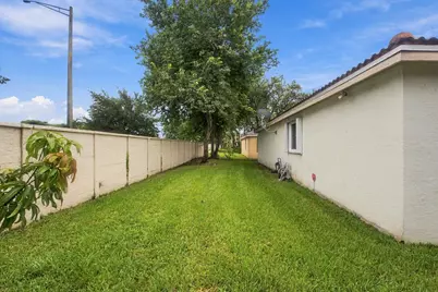 7852 NW 77th Avenue, Tamarac, FL 33321 - Photo 49