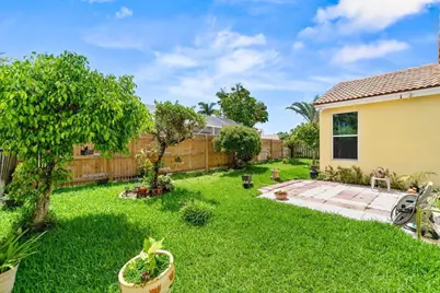9193 Cove Point Circle, Boynton Beach, FL 33472 - Photo 23