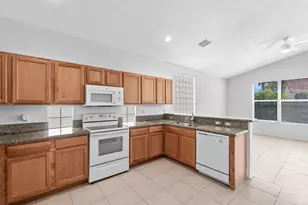 9193 Cove Point Cir, Boynton Beach, FL 33472 - Photo 11