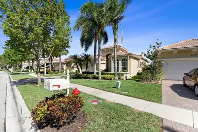 8709 Via Grande E, Wellington, FL 33411 - Photo 3