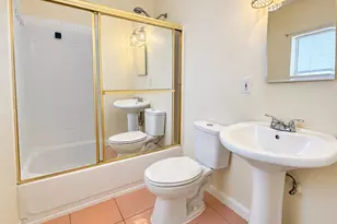 2735 NE 9th Ave, Wilton Manors, FL 33334 - Photo 3