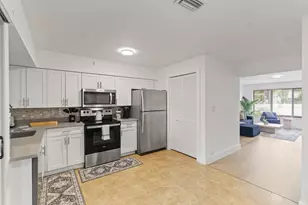 2121 NE 51st Ct, Fort Lauderdale, FL 33308 - Photo 21