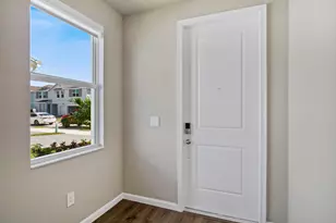 5745 SE Edgewater Cir, Stuart, FL 34997 - Photo 3