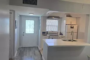 606 SW Natura Blvd, Deerfield Beach, FL 33441 - Photo 7