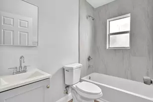 1142 SW 4th St, Miami, FL 33130 - Photo 9