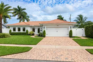 979 SW 13th Dr, Boca Raton, FL 33486 - Photo 1