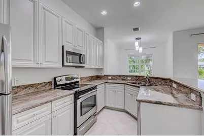 402 Commons Way, Palm Beach Gardens, FL 33418 - Photo 9