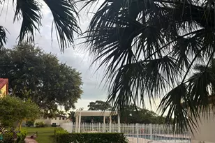 4262 NW 1st Pl, Deerfield Beach, FL 33442 - Photo 23