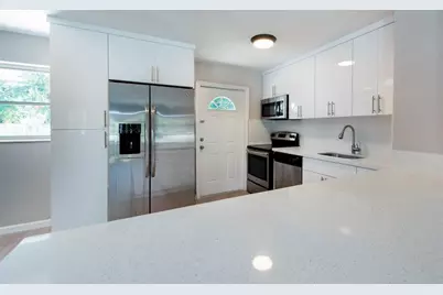 2380 NE 8th Avenue, Pompano Beach, FL 33064 - Photo 3