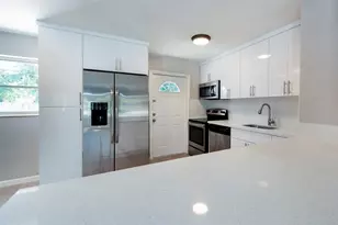 2380 NE 8th Ave, Pompano Beach, FL 33064 - Photo 3