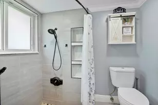 8059 Buttonwood Cir, Tamarac, FL 33321 - Photo 23