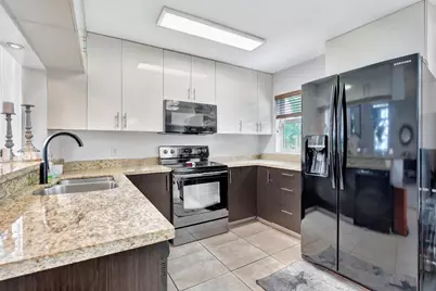 9919 NW 2nd Street, Plantation, FL 33324 - Photo 11