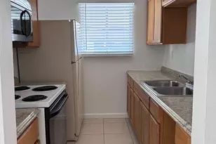 725 W Tiffany Dr, Mangonia Park, FL 33407 - Photo 3