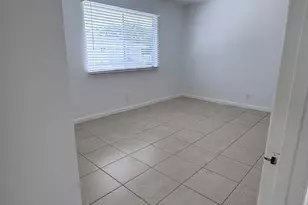 725 W Tiffany Dr, Mangonia Park, FL 33407 - Photo 9