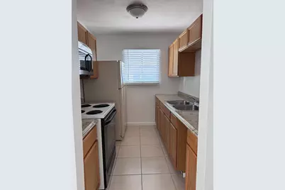 725 W Tiffany Drive #4, Mangonia Park, FL 33407 - Photo 3