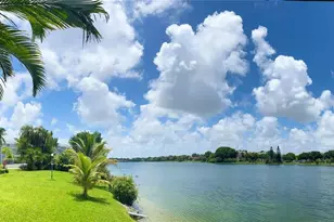 879 NE 195th St, Miami, FL 33179 - Photo 9