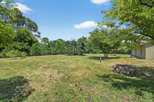 16971 W Mayfair Dr W, The Acreage, FL 33470 - Photo 23