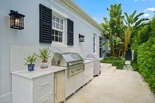209 Sandpiper Dr, Palm Beach, FL 33480 - Photo 31