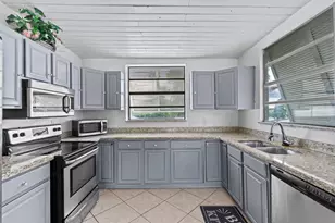 1425 NE 4th Ct, Boca Raton, FL 33432 - Photo 27