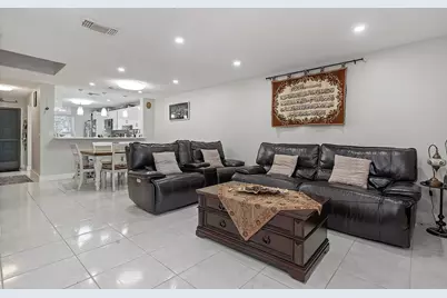 1177 NW 98th Terrace #132, Pembroke Pines, FL 33024 - Photo 5