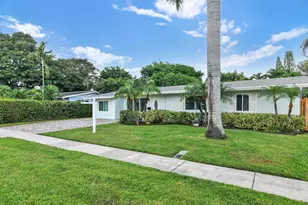 1017 SE 7th St, Deerfield Beach, FL 33441 - Photo 3