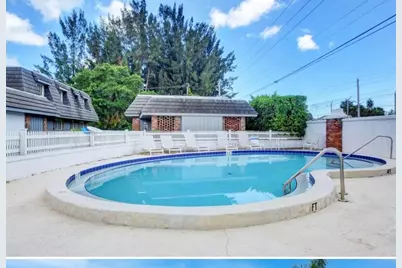415 Pine Tree Court #17, Atlantis, FL 33462 - Photo 3