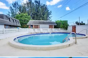 415 Pine Tree Ct, Atlantis, FL 33462 - Photo 3