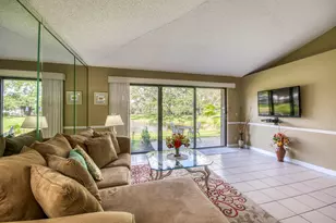 208 Club Dr, Palm Beach Gardens, FL 33418 - Photo 7