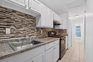 633 10th St, West Palm Beach, FL 33401 - Photo 5