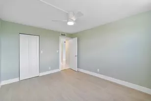 689 NE 6th Ct, Boynton Beach, FL 33435 - Photo 11