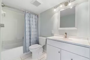 689 NE 6th Ct, Boynton Beach, FL 33435 - Photo 9