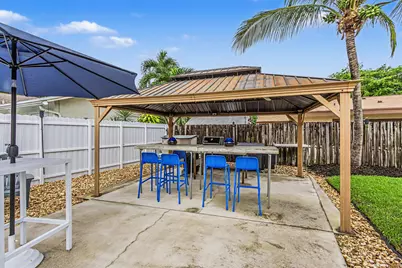 10150 NW 22nd Court, Pembroke Pines, FL 33026 - Photo 9