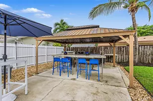 10150 NW 22nd Ct, Pembroke Pines, FL 33026 - Photo 9