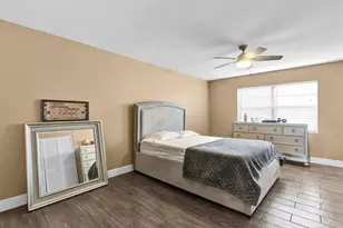 222 SE 1st Cir, Boynton Beach, FL 33435 - Photo 11