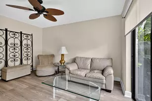 2 Stratford Dr E, Boynton Beach, FL 33436 - Photo 9