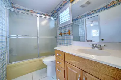 910 SW 7th Avenue, Boynton Beach, FL 33426 - Photo 17