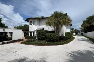 1009 S Indian River Dr, Fort Pierce, FL 34950 - Photo 1