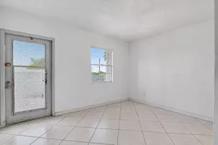 4025 Swansea B, Deerfield Beach, FL 33442 - Photo 15