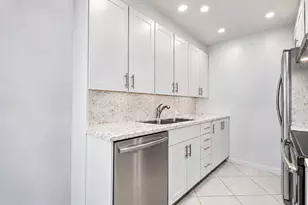 4025 Swansea B, Deerfield Beach, FL 33442 - Photo 19