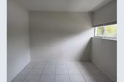 100 SE 21st Street #1-8, Fort Lauderdale, FL 33316 - Photo 11