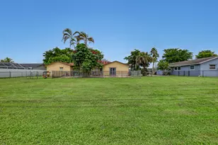 110 Meadowlark Dr, Royal Palm Beach, FL 33411 - Photo 47
