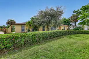 110 Meadowlark Dr, Royal Palm Beach, FL 33411 - Photo 3