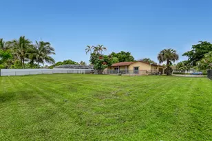 110 Meadowlark Dr, Royal Palm Beach, FL 33411 - Photo 49