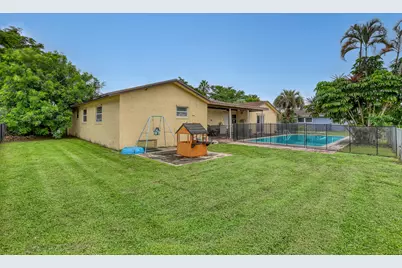 110 Meadowlark Drive, Royal Palm Beach, FL 33411 - Photo 43