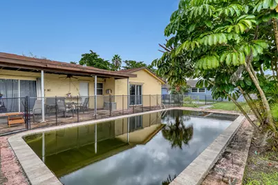 110 Meadowlark Drive, Royal Palm Beach, FL 33411 - Photo 39
